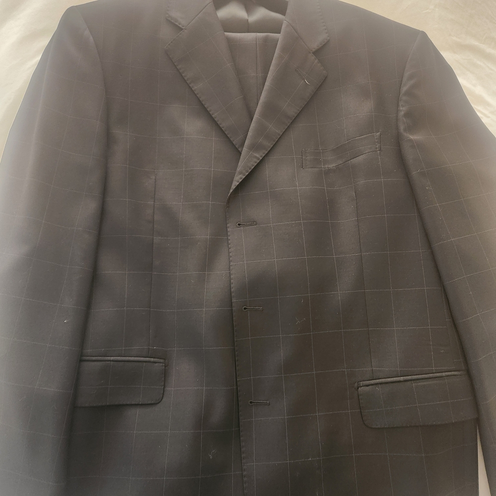 Men's Navy Windowpane Three-Button Suit 43/44 L ||  36 W 32 L